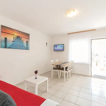 Ana Appartement Vir